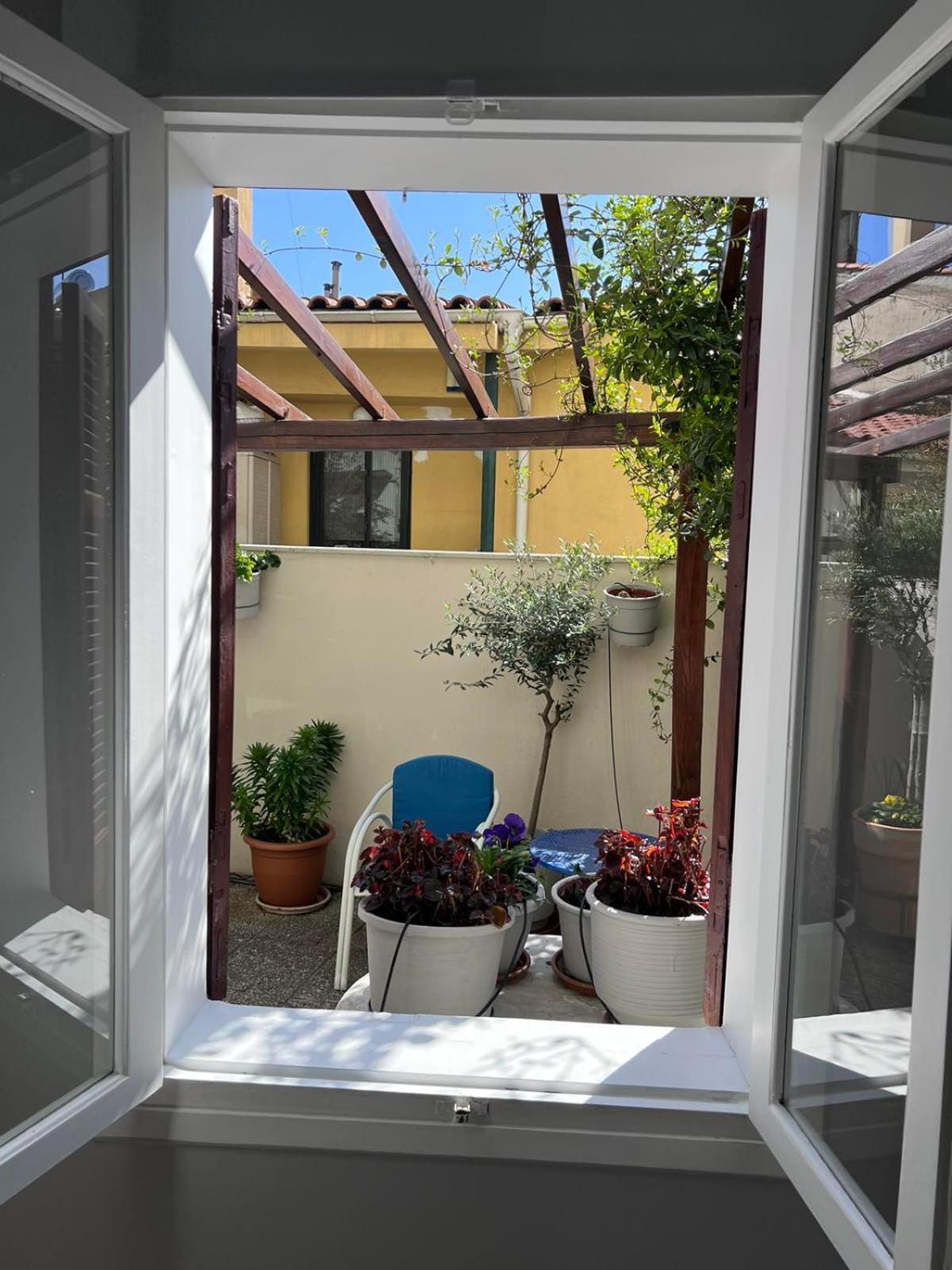 Retro House With Garden In Anopoli Villa เทสซาโลนิกิ ภายนอก รูปภาพ