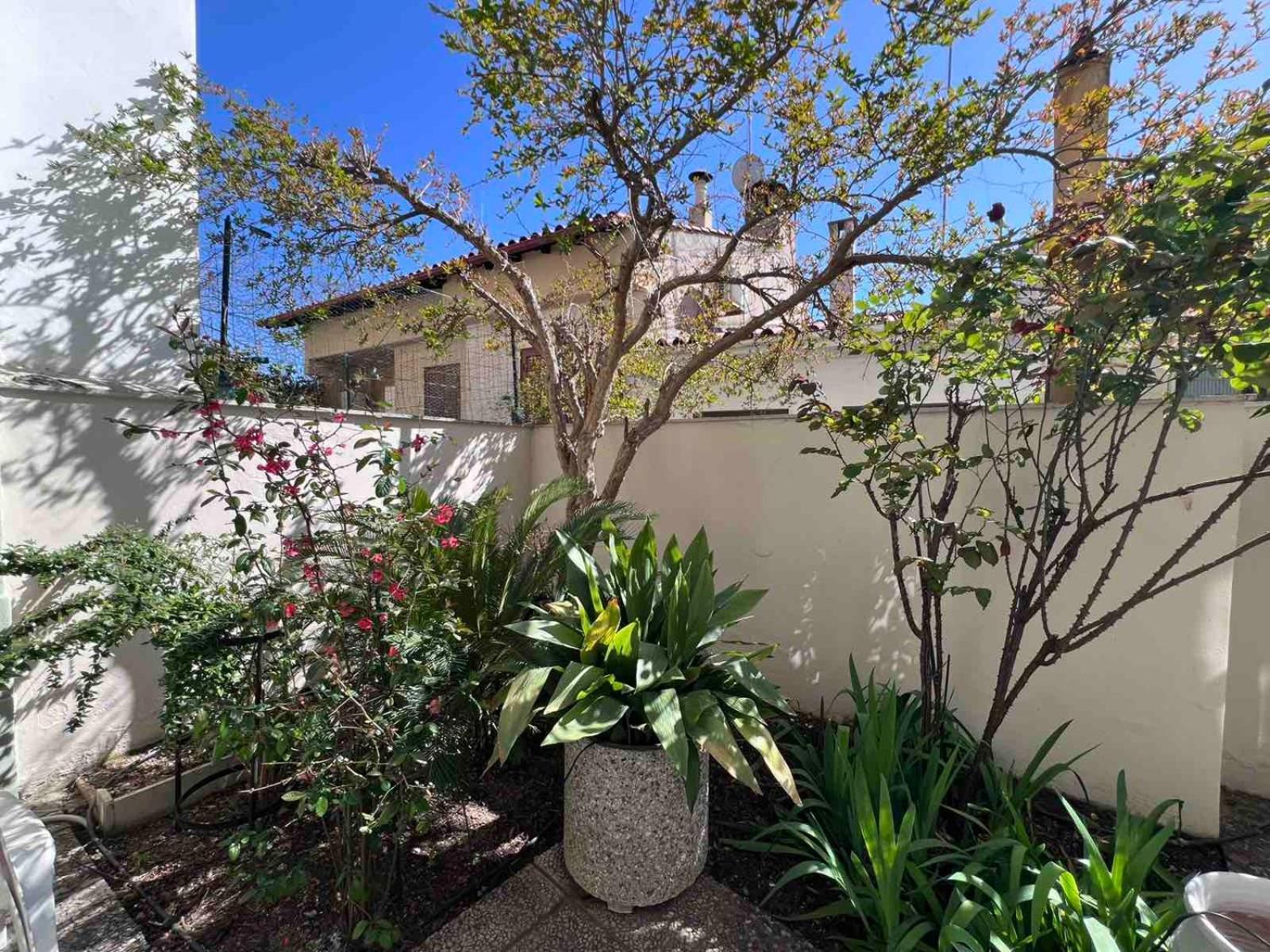 Retro House With Garden In Anopoli Villa เทสซาโลนิกิ ภายนอก รูปภาพ